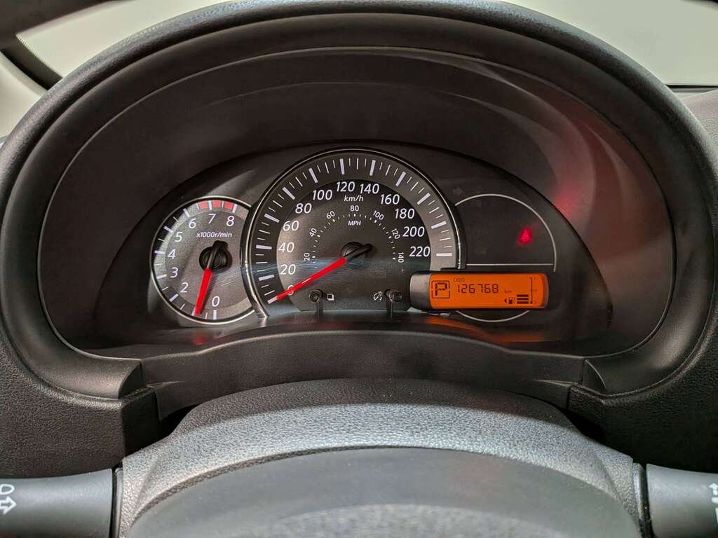 2015 Nissan Micra 4dr HB Man SR White Val-David - photo #16