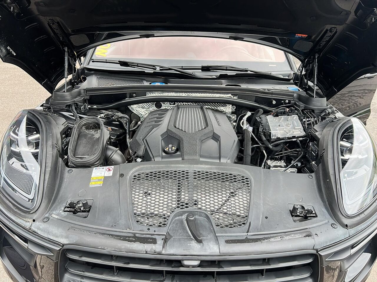 2023 Porsche MACAN Black Québec - photo #7