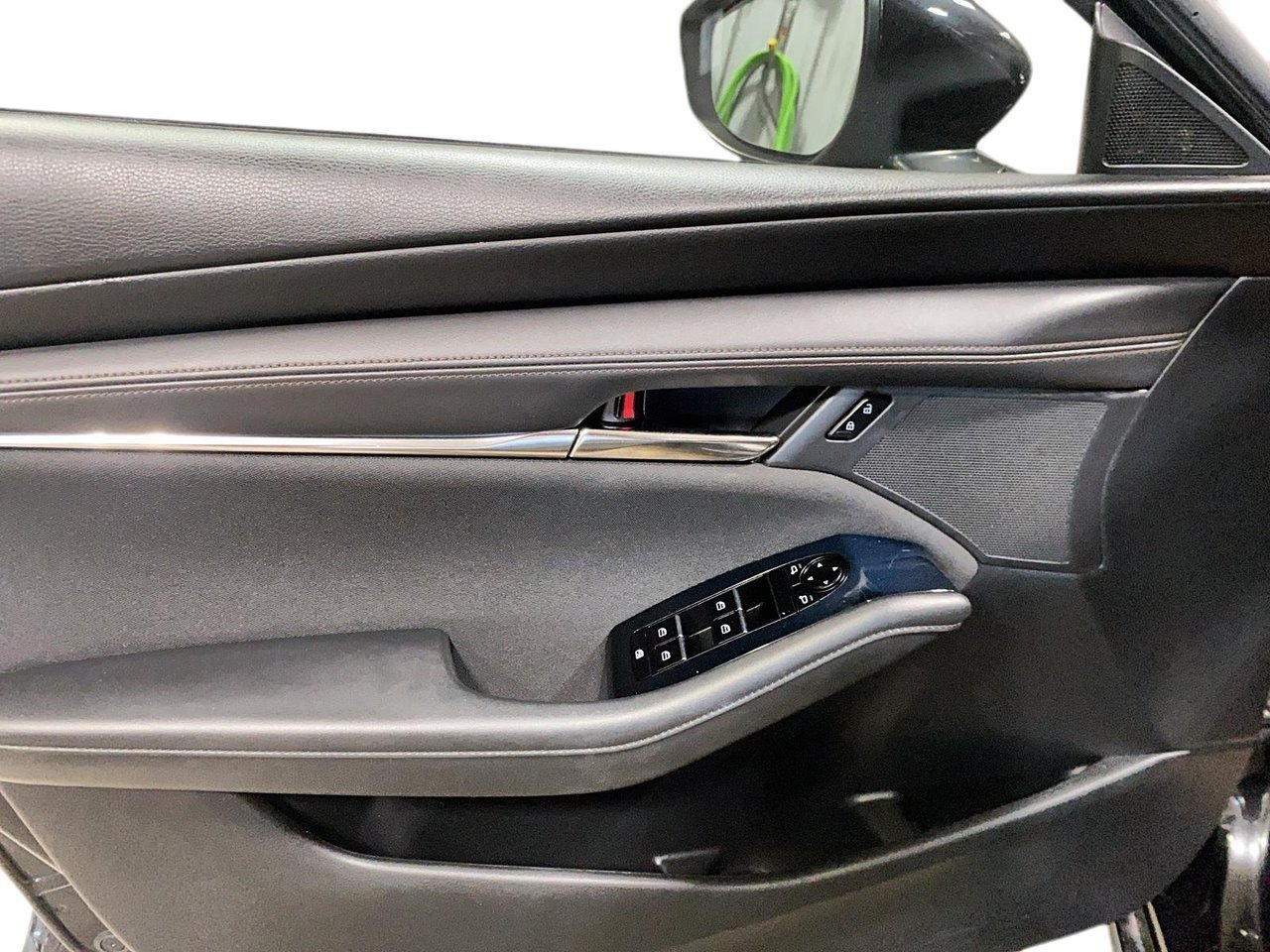 2019 Mazda Mazda3 VIN JM1BPACL5K1113603 Black Baie-Comeau - photo #9