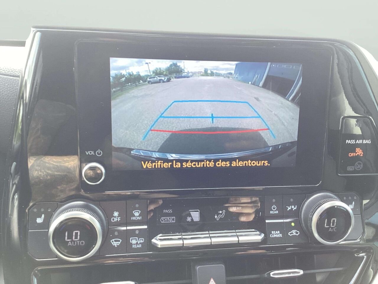 2023 Toyota Highlander XLE AWD Black Gatineau - photo #14