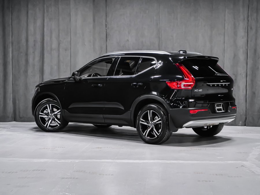 2025 Volvo XC40 B5 CORE BRIGHT CLIMATE Black