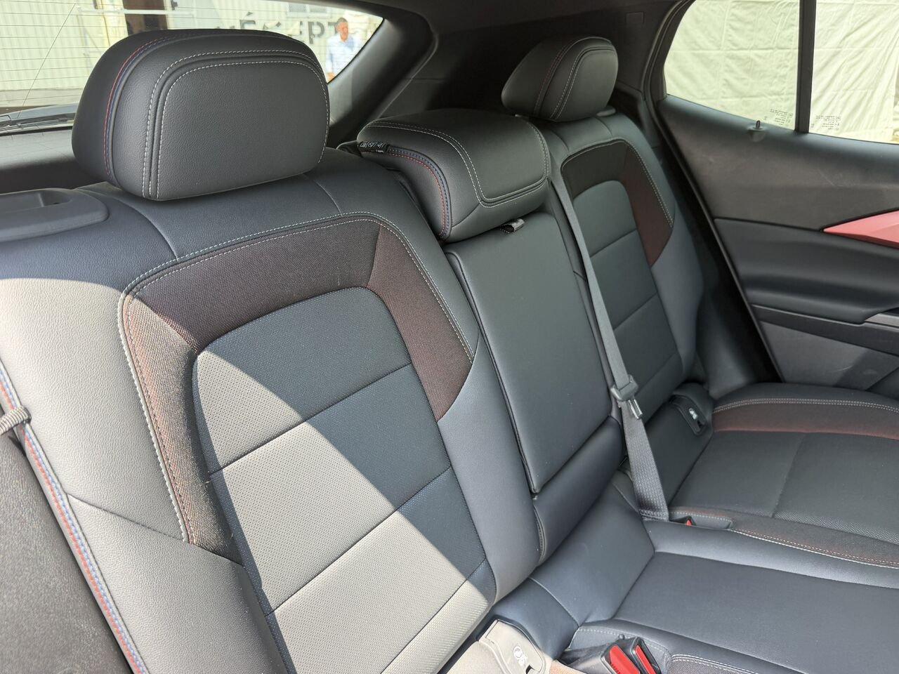 2024 Chevrolet Equinox EV 2RS Grey Laval - photo #16