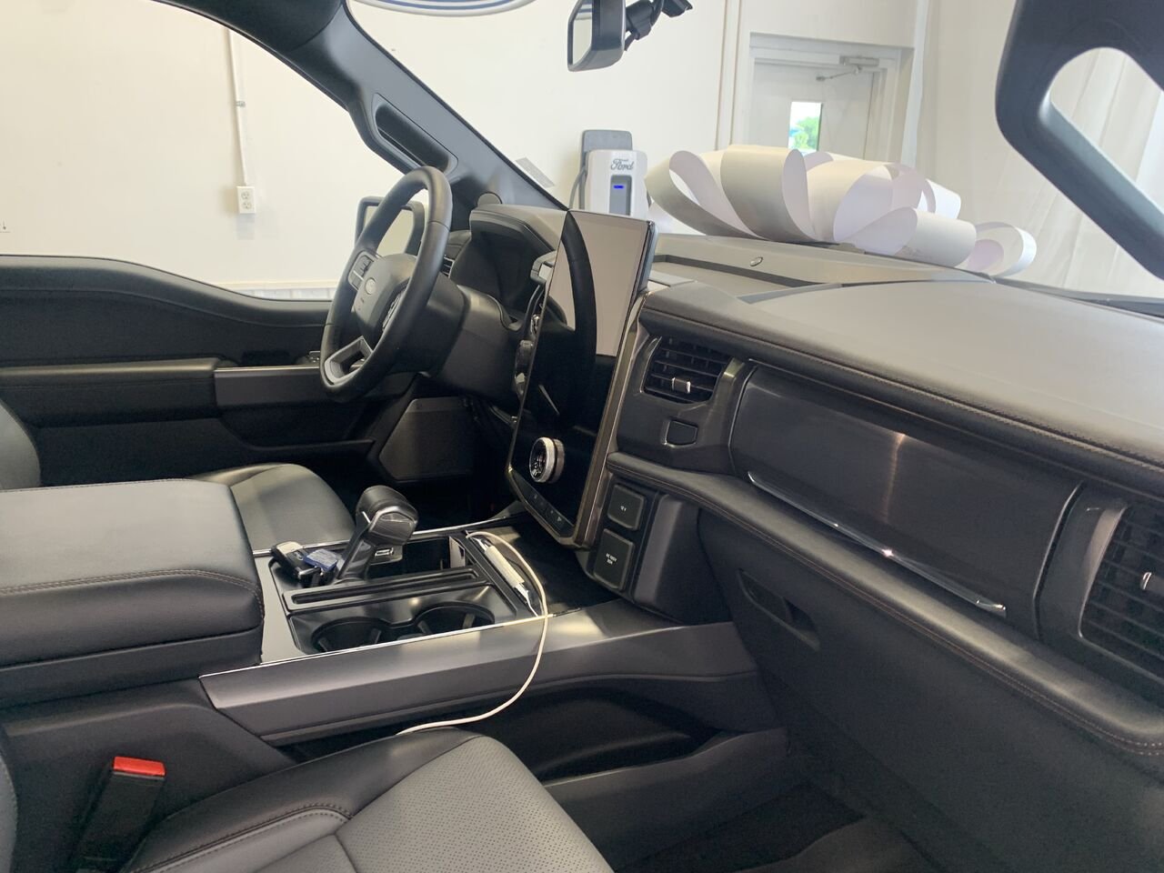 2025 Ford F-150 Lightning White Châteauguay - photo #12
