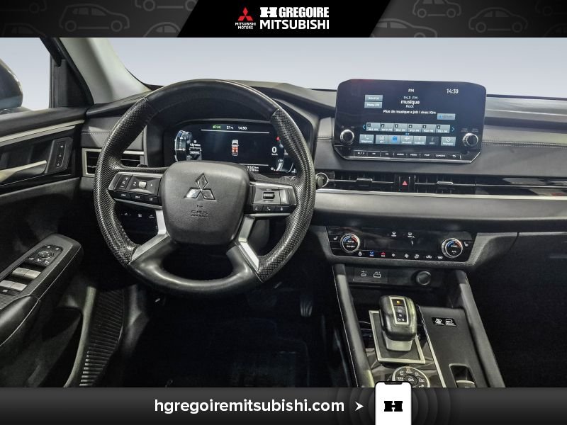 2023 Mitsubishi Outlander Plug-In Hybrid Bronze Laval - photo #18