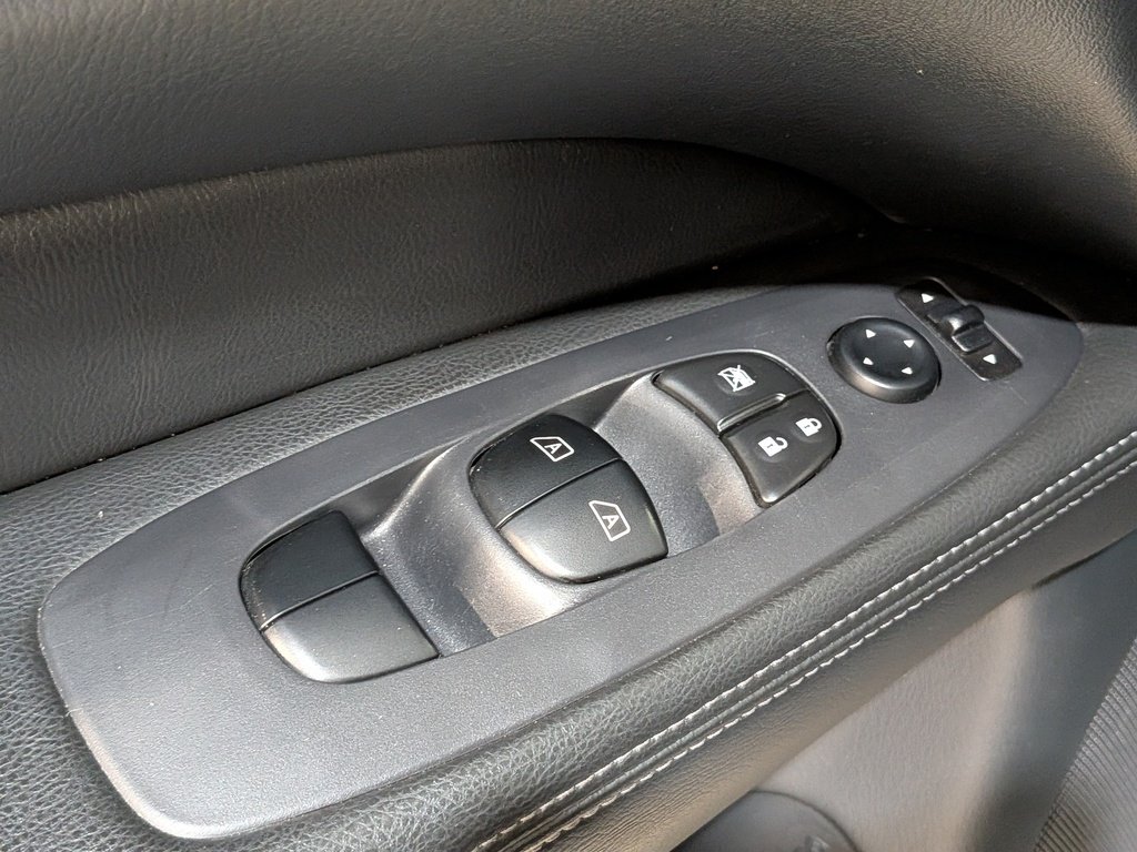 2020 Nissan Pathfinder 4x4 Platinum Black Val-David - photo #37