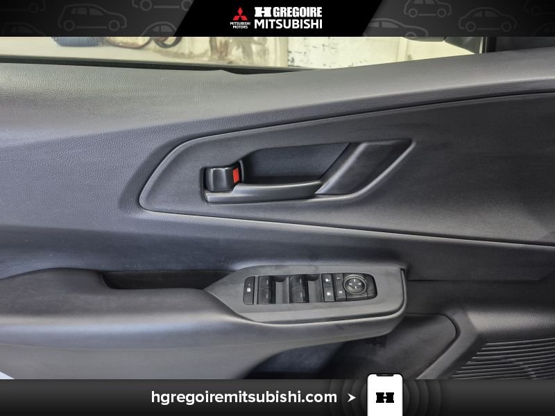 2024 Toyota Prius Silver Blainville - photo #12