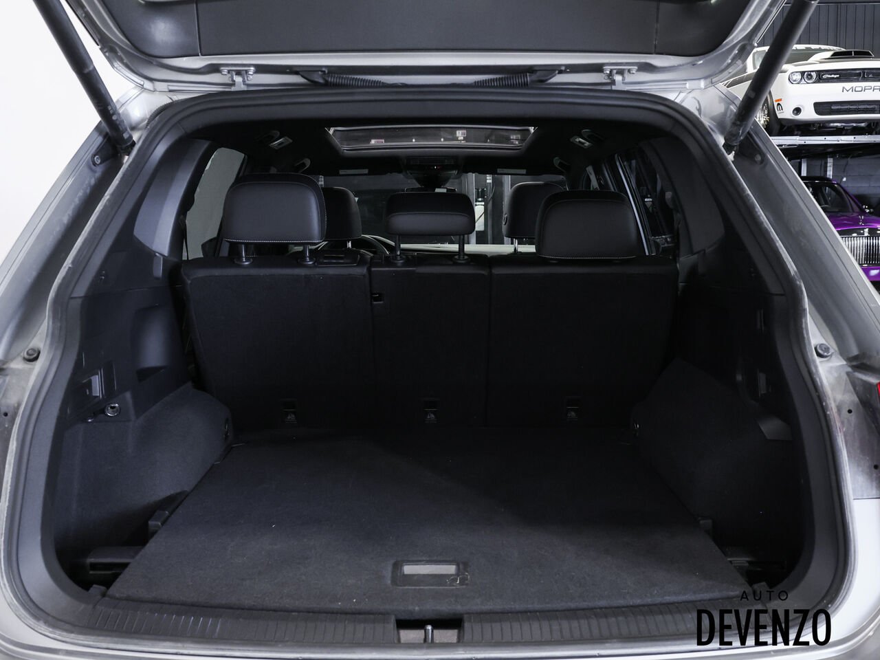 2023 Volkswagen Tiguan Silver Saint-Eustache - photo #23