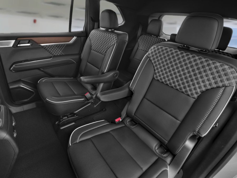 GMC Acadia Traction intégrale 4 portes Denali 2026 Argent métallisé
