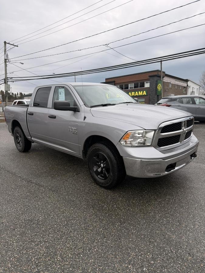 2022 RAM 1500 Classic Silver Lac Mégantic - photo #4