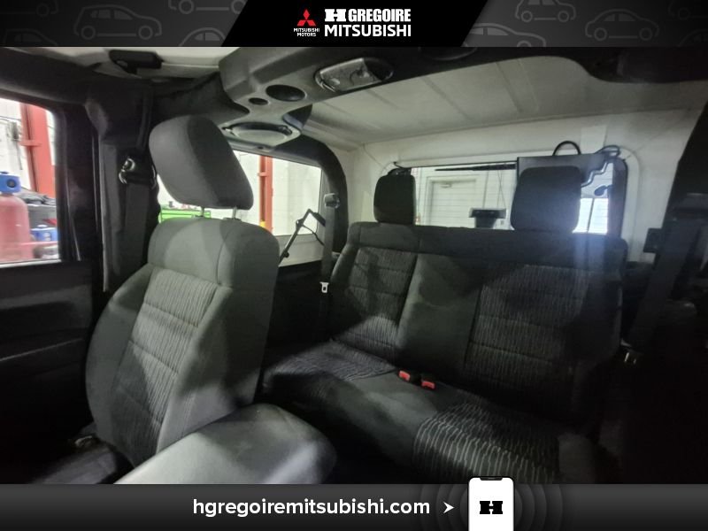 Jeep Wrangler 2011 Noir Blainville - photo #25