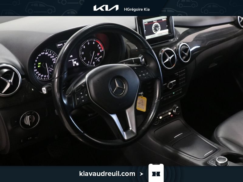 Mercedes Benz B250 2013 Rouge Laval - photo #9