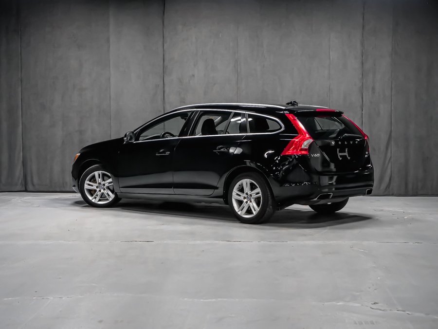 2015 Volvo V60 T5 PREMIER AWD TOIT OUVRANT SIÈGES CHAUFFANTS Black