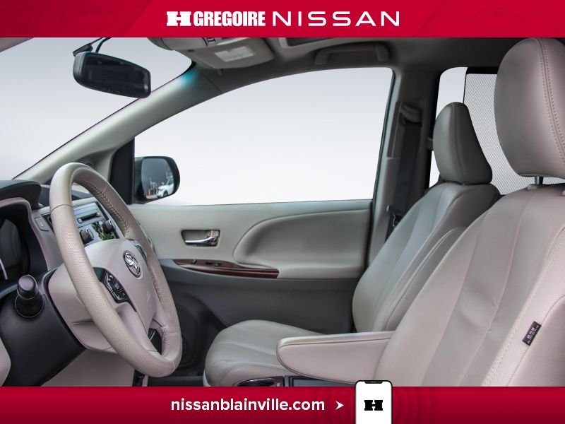 2013 Toyota Sienna Grey Saint-Eustache - photo #12
