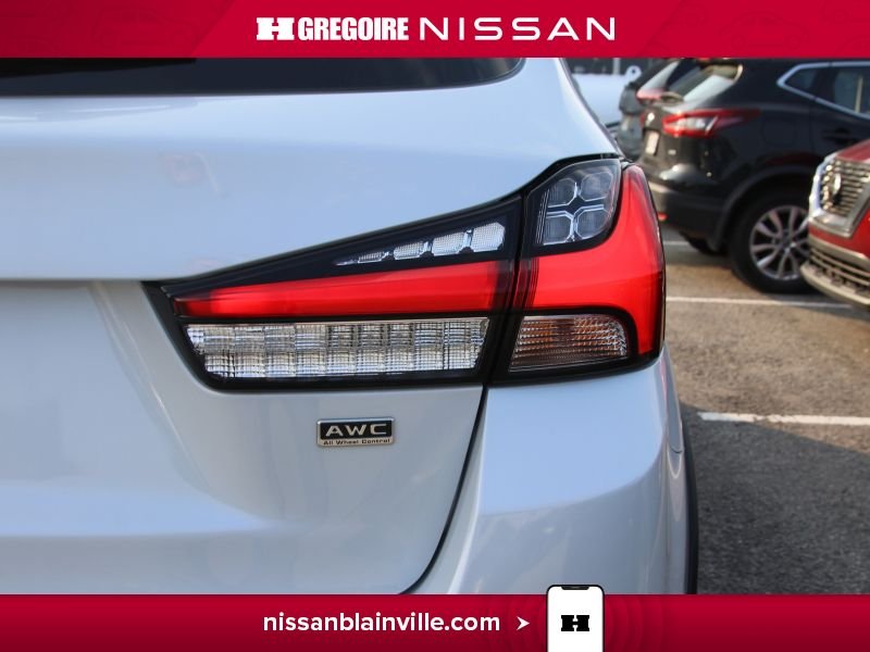 2022 Mitsubishi RVR White Blainville - photo #26