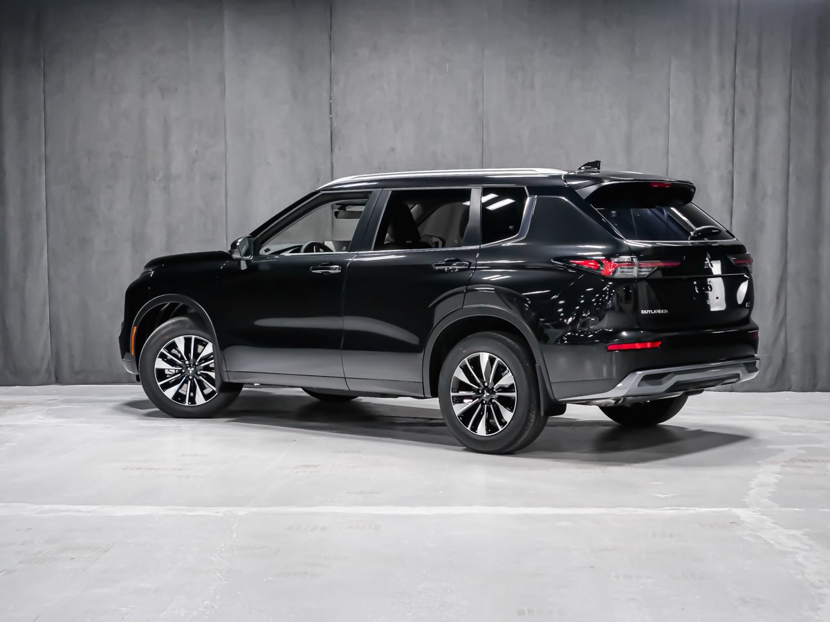Mitsubishi Outlander LE 2026 Diamant noir Montréal - photo #3