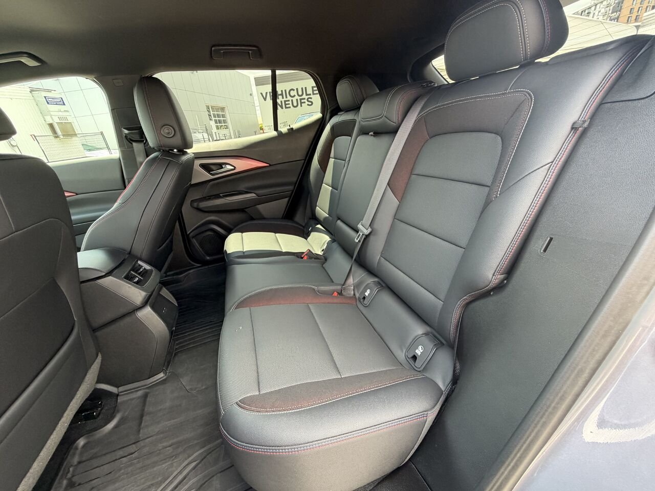 2024 Chevrolet Equinox EV 2RS Grey Laval - photo #15