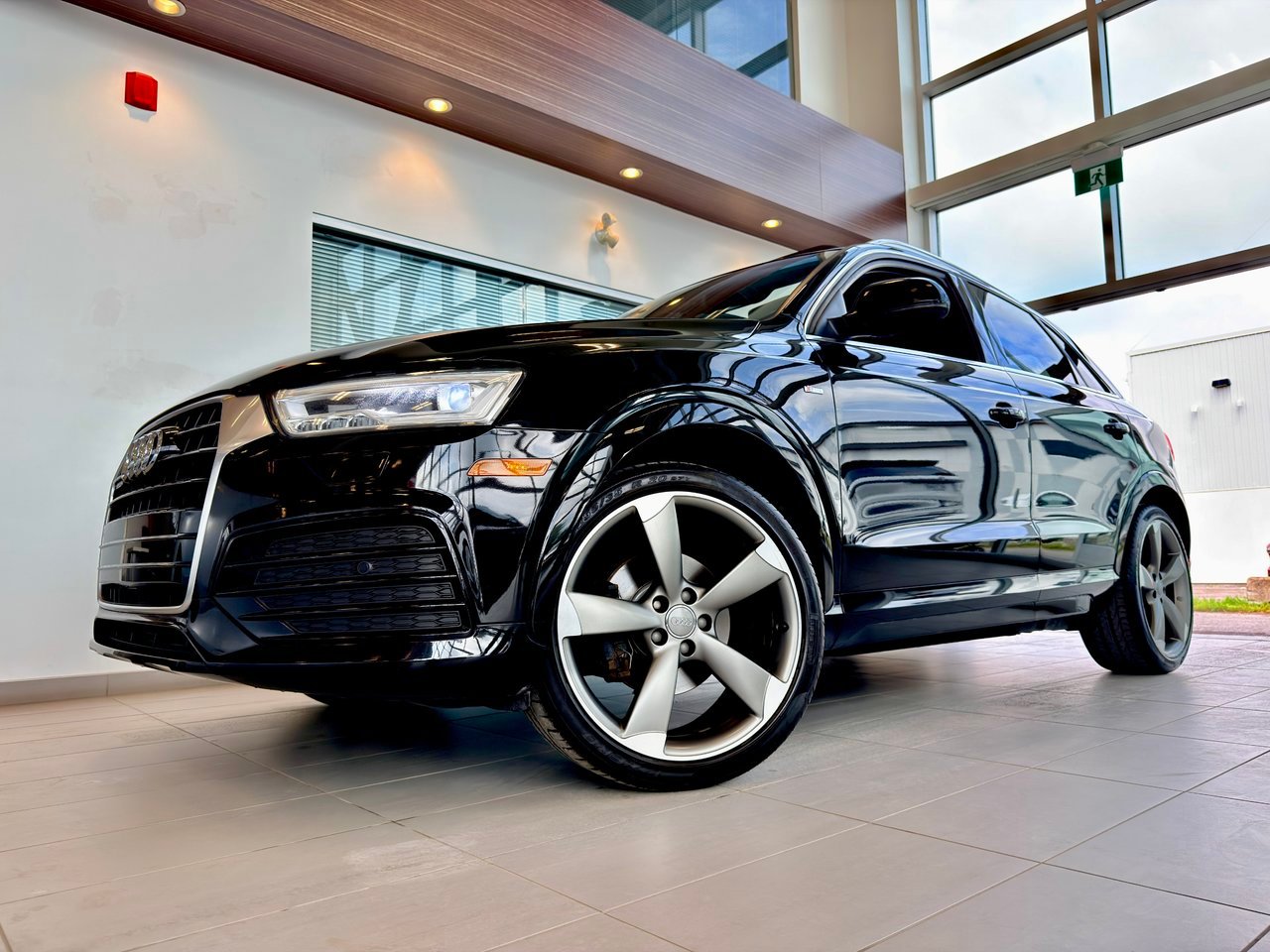 Audi Q3 2016 Noir Notre-Dame-des-Prairies - photo #1