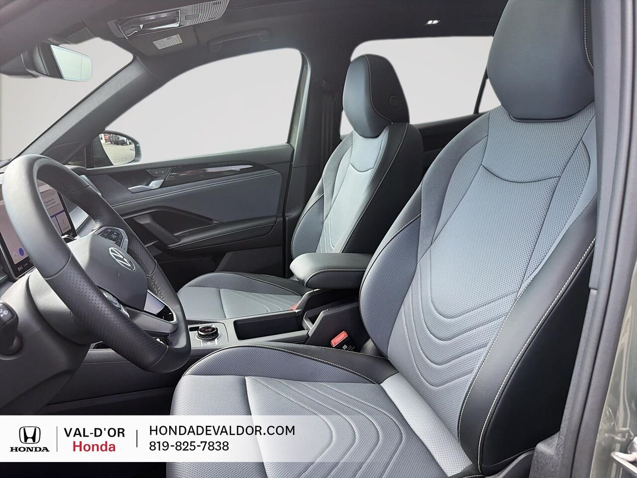 Volkswagen Tiguan Comfortline R-Line Black Edition 4MOTION 2026 Vert Val-d'Or - photo #8