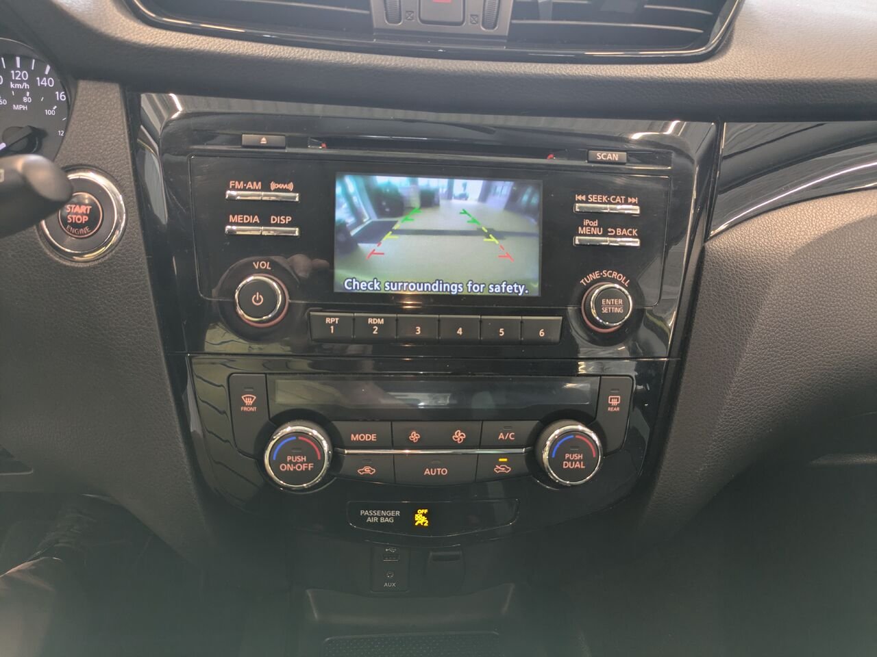 2017 Nissan Qashqai Green Gatineau - photo #10