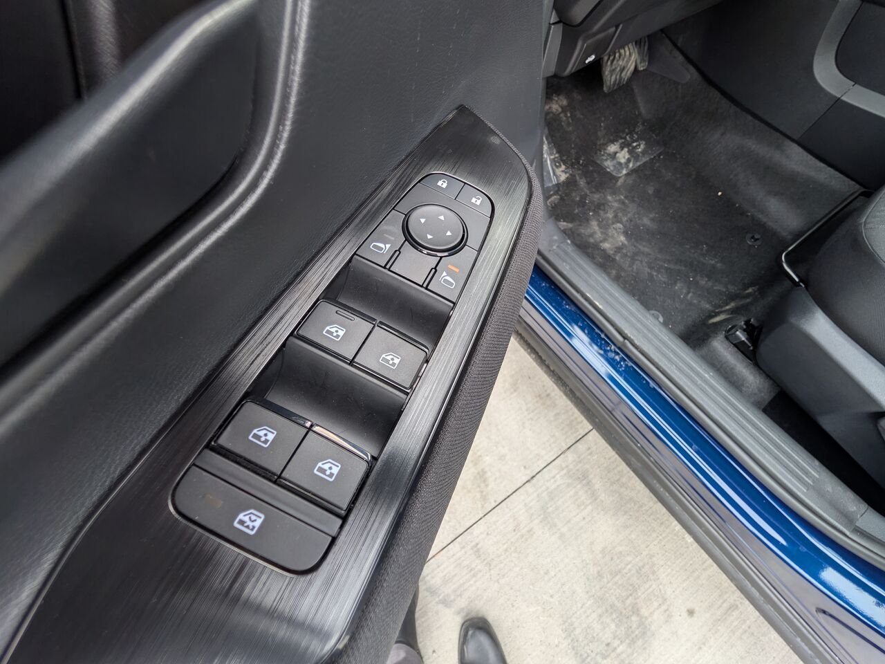 Nissan Kicks KICKS S 2026 Bleu foncé nacré Châteauguay - photo #19