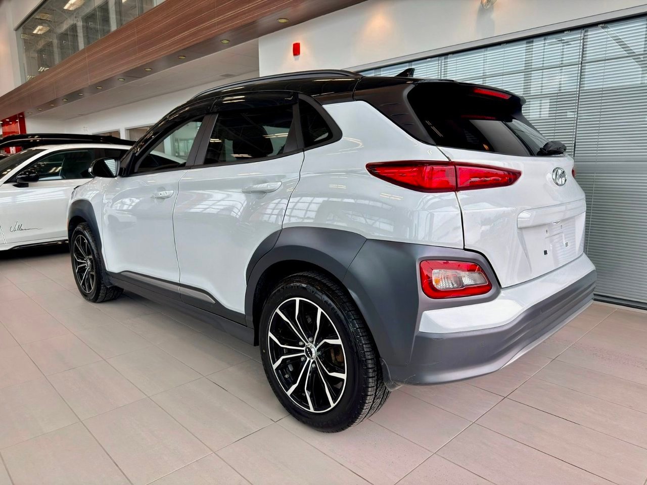 Hyundai Kona électrique 2021 Blanc Notre-Dame-des-Prairies - photo #8