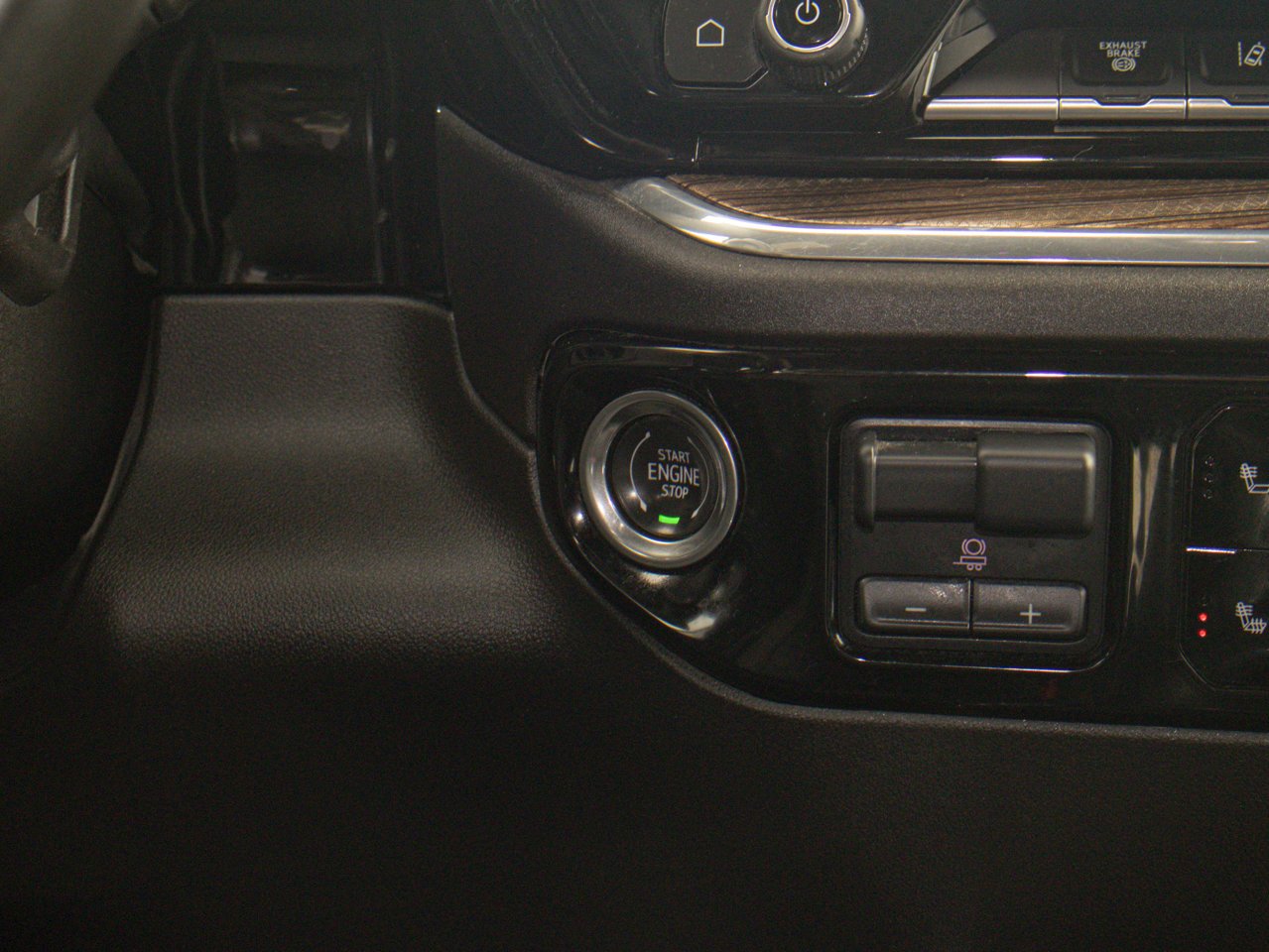 2024 Chevrolet Silverado 2500HD 4WD Crew Cab 159 LT White Sherwood Park - photo #24