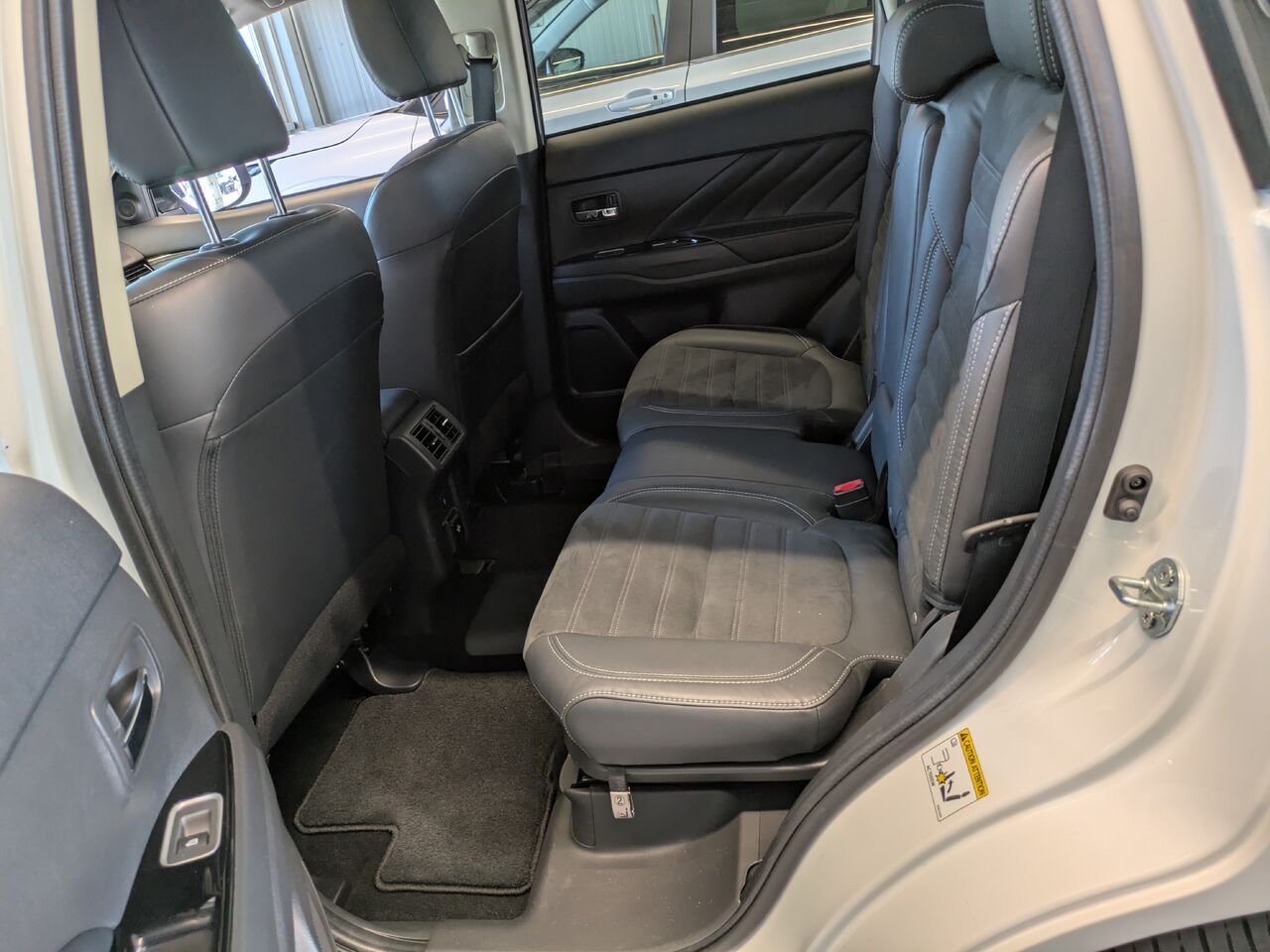 Mitsubishi Outlander PHEV 2022 Blanc Gatineau - photo #17