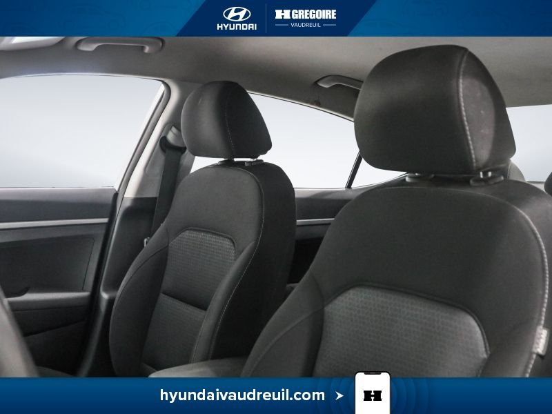 Hyundai Elantra 2017 Argent Laval - photo #13