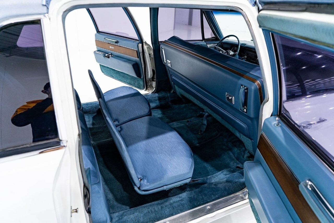 Cadillac Fleetwood **PRICE IN USD** Factory Limo dual AC with only 18,892 miles 1966 Blanc Montréal - photo #65
