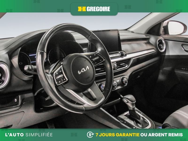Kia Forte 822407 | LX IVT 2023 Laval - photo #11