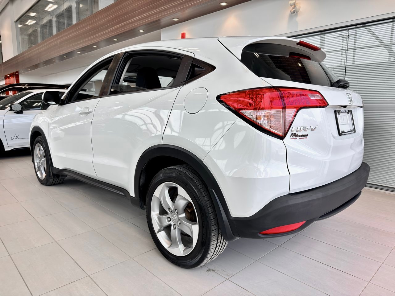 2016 Honda HR-V Notre-Dame-des-Prairies - photo #8
