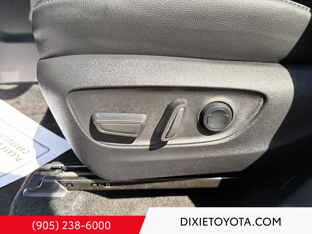 2024 Toyota Grand Highlander LIMITED AWD / CLEAN CARFAX / HEATED AND VENTILATED SEATS / ALLOY WHEELS / MOONROOF / CARPLAY AND ANDROID AUTO White Mississauga - photo #9