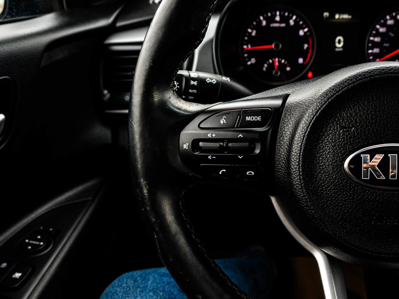 2021 Kia Rio 5-door LX+ IVT Blue Sherwood Park - photo #19