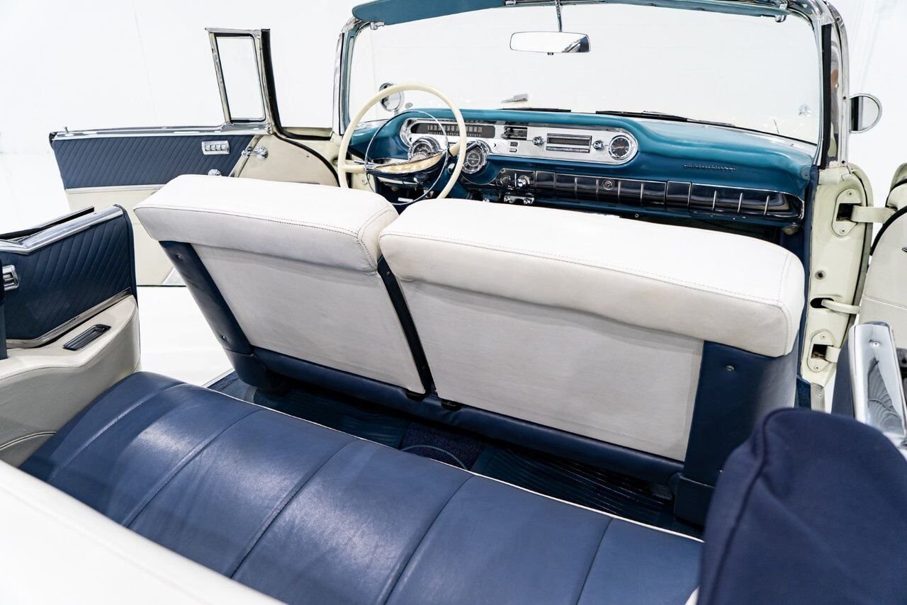1957 Pontiac Bonneville *PRICE IN USD* Fuel injected 347/315HP 1 of 630 produced White Montreal - photo #10