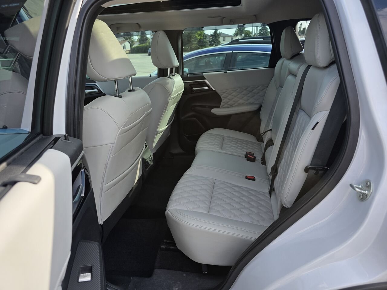 2022 Mitsubishi Outlander GT S-AWC White Rouyn-Noranda - photo #18