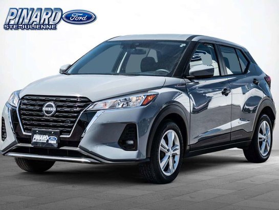 2025 Nissan Kicks Play 2025 Silver