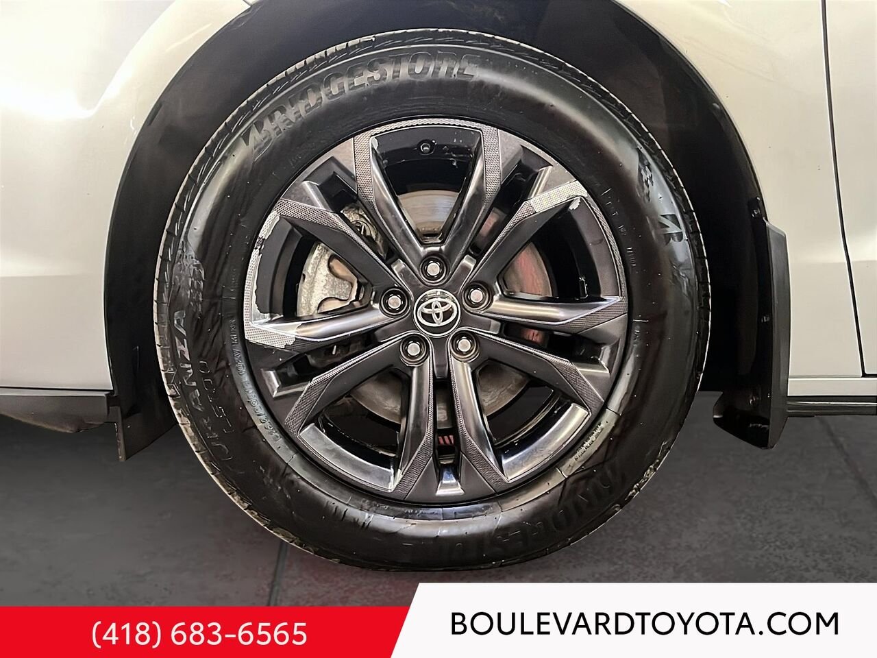 2025 Toyota Sienna 99661A-50 | XSE, AWD, 7 PASSAGERS Celestial Silver Metallic Québec - photo #6