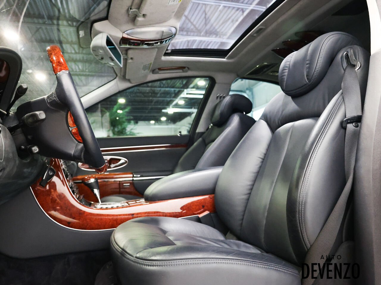2009 Maybach 57 Blue Saint-Eustache - photo #16
