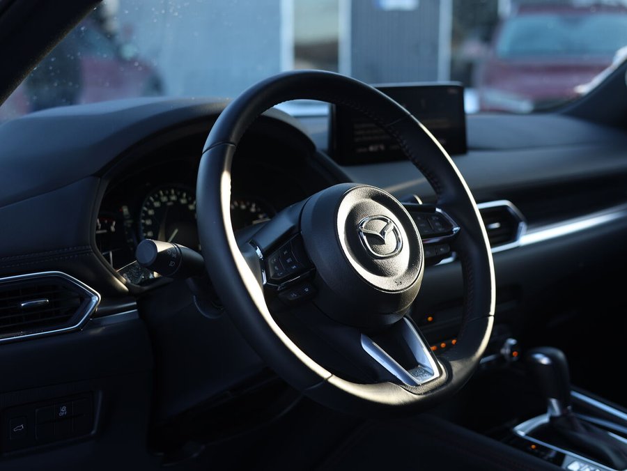 Mazda CX-5 Sport design Turbo, AWD, Sièges en cuir, Volant chauffant, Toit ouvrant 2024 Bleu