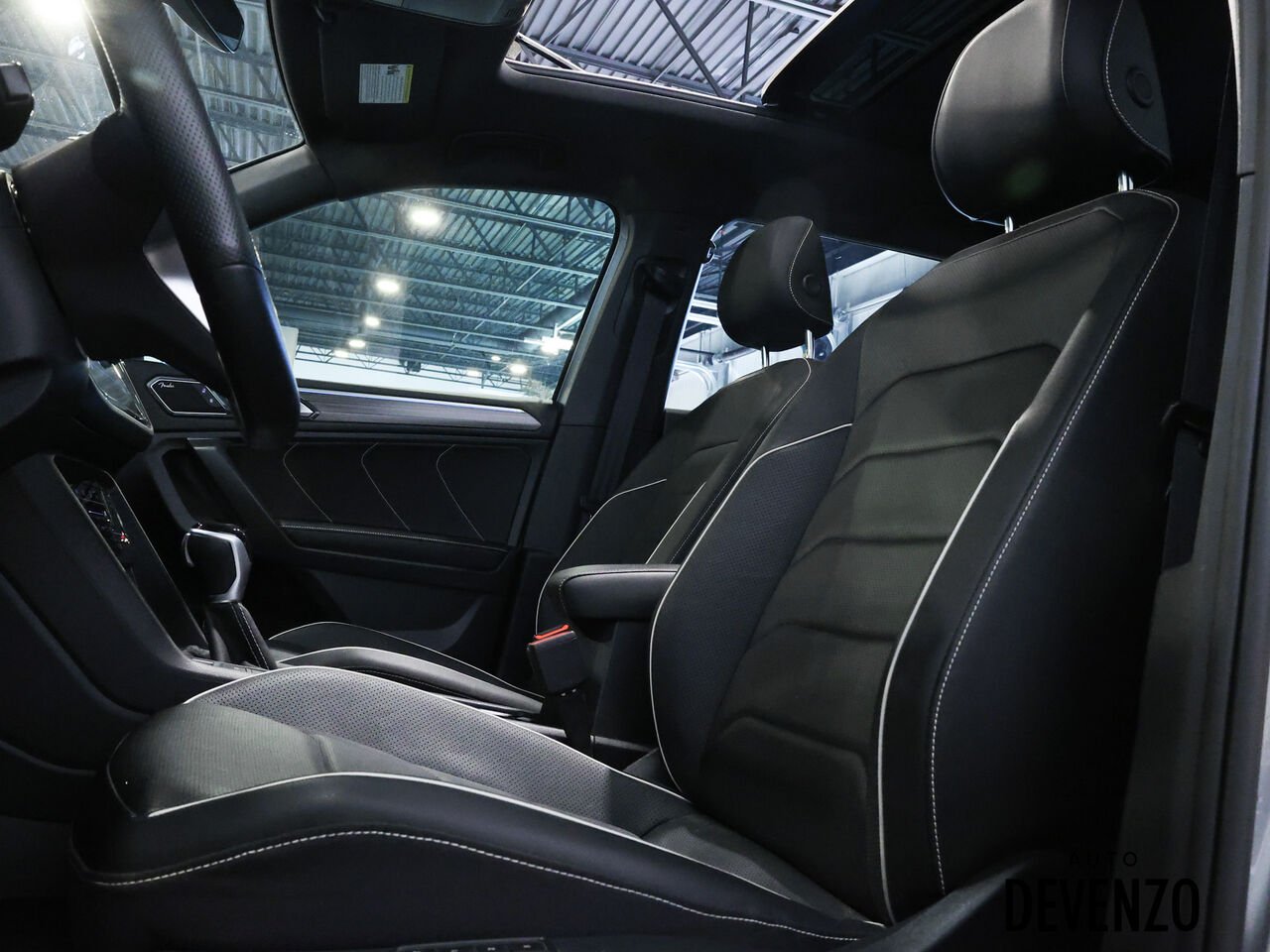 2023 Volkswagen Tiguan Silver Saint-Eustache - photo #14