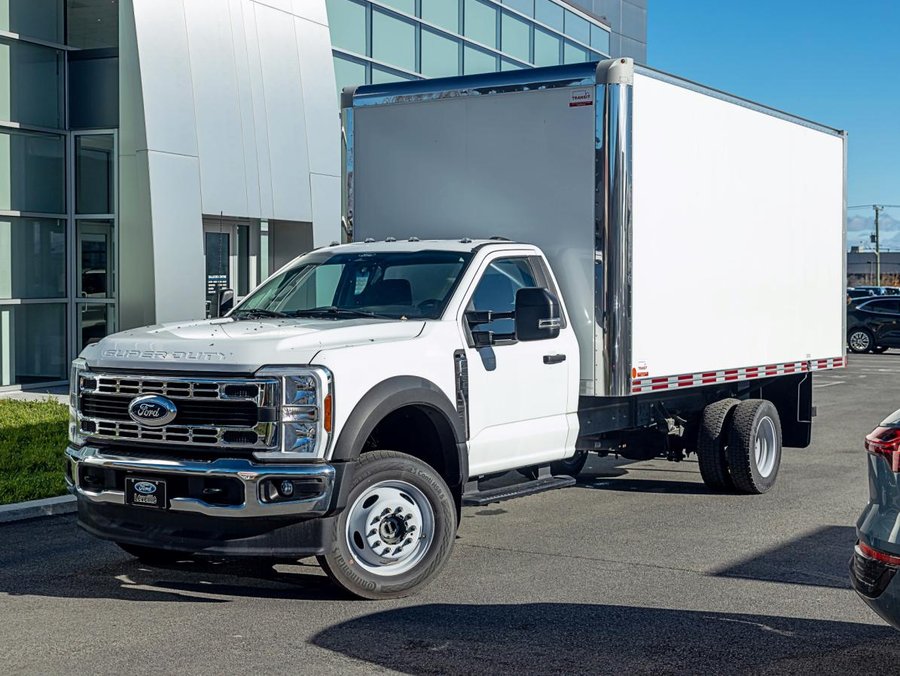 Ford Super Duty F-550 DRW 2024 2024 Blanc Oxford