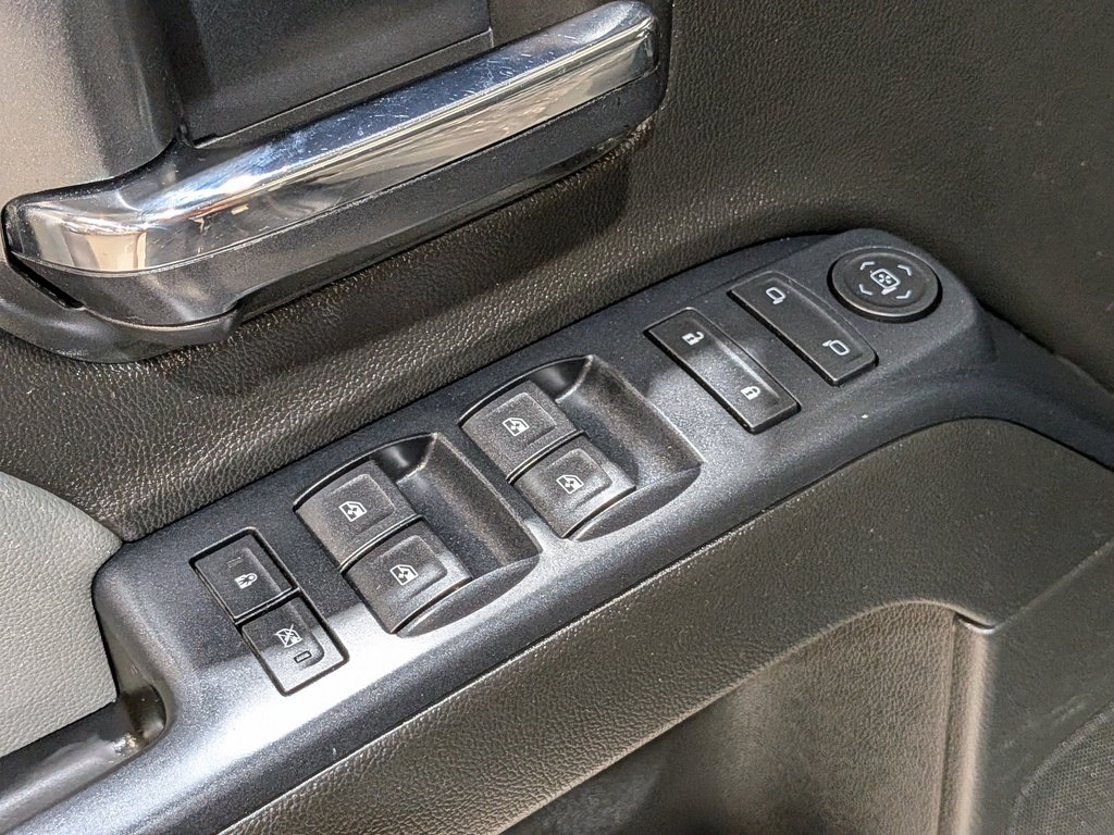 2018 Chevrolet Silverado 1500 4WD Double Cab 143.5" Work Truck Black Val-David - photo #28