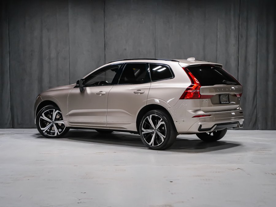 2023 Volvo XC60 Ultimate Dark Theme Purple