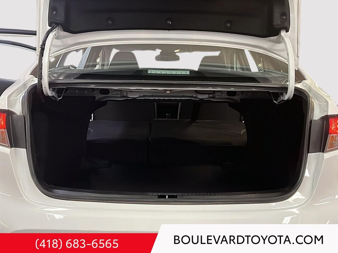 Toyota Corolla 99687A-17 | LE 2022 Blanc Québec - photo #19