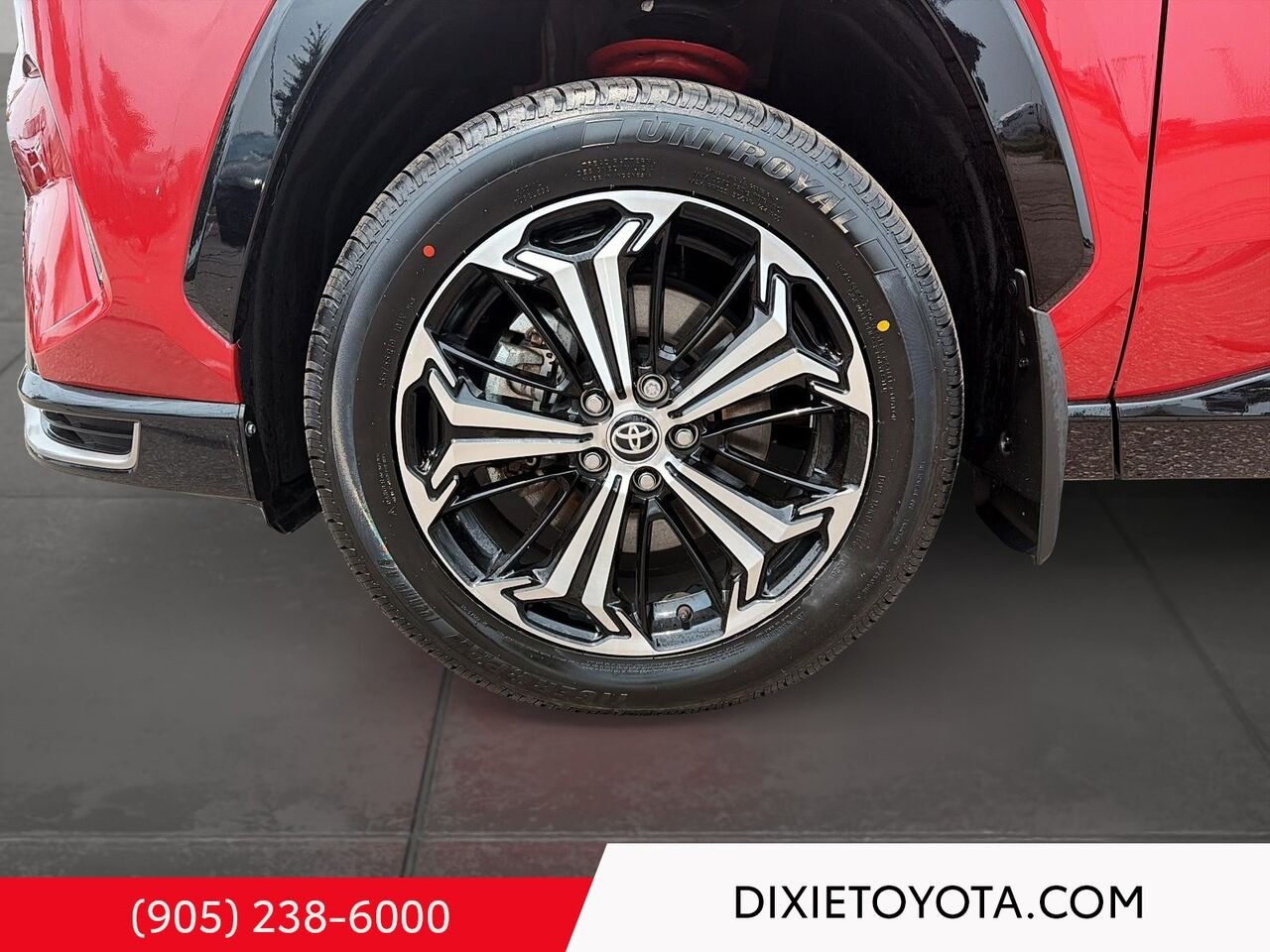 2024 Toyota RAV4 Prime PRIME XSE PLUG-IN HYBRID AWD / CLEAN CARFAX / HEATED SEATS / LEATHER SURFACE / MOONROOF / CARPLAY AND ANDROID AUTO Red Mississauga - photo #6