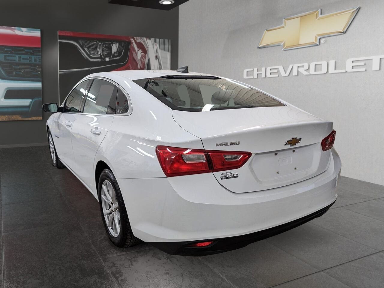 2017 Chevrolet Malibu L berline 4 portes avec 1VL Grey Saint-Hyacinthe - photo #6