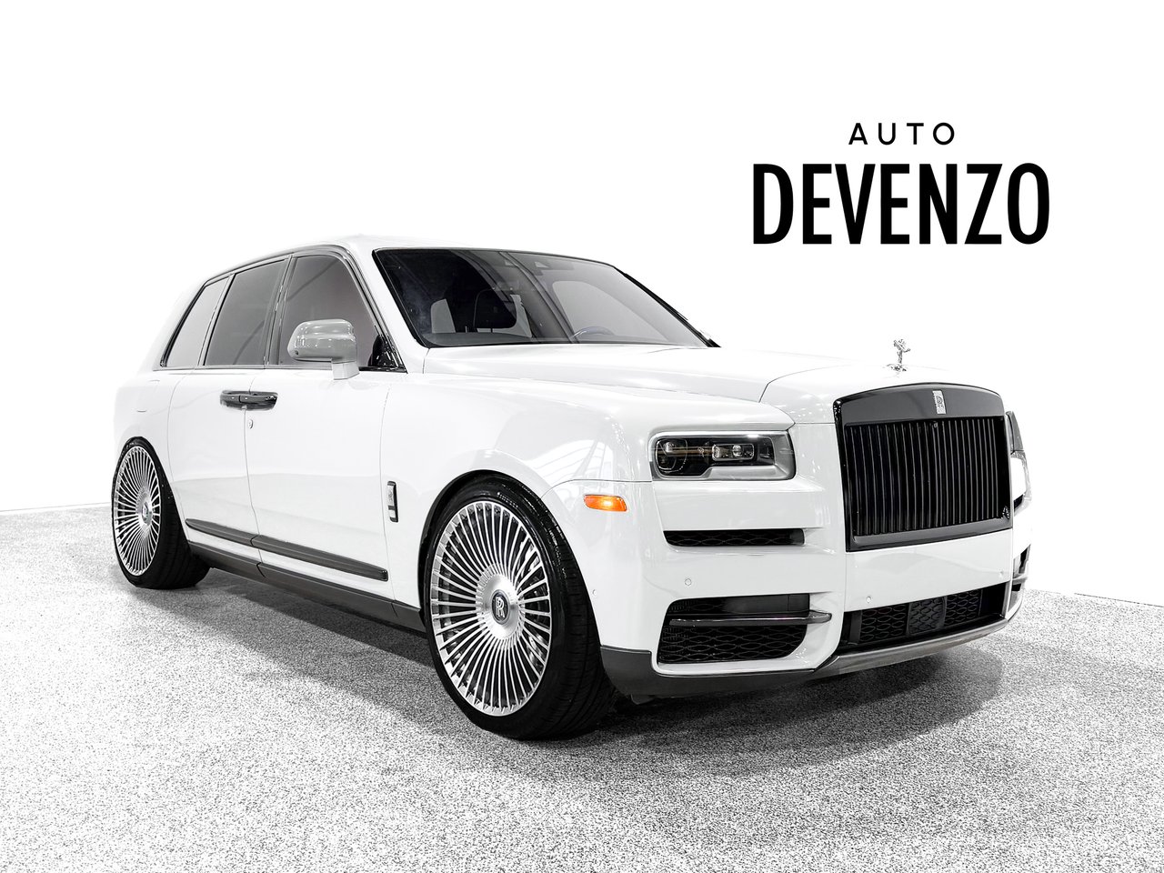 Rolls-Royce Cullinan 2023 Blanc Saint-Eustache - photo #0