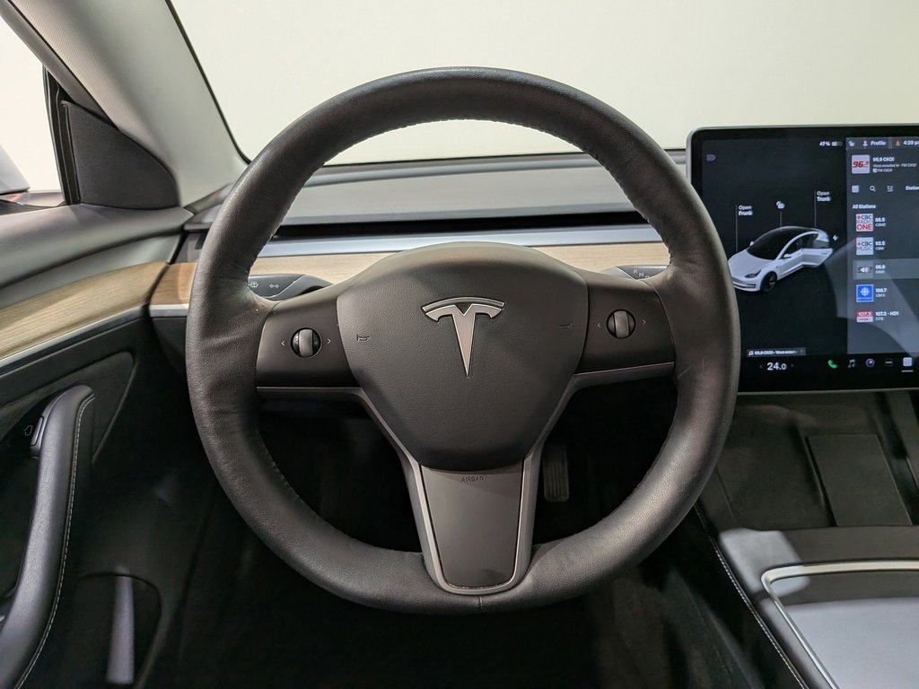 Tesla Model 3 Standard Range RWD *Ltd Avail* 2021 Rouge Val-David - photo #12