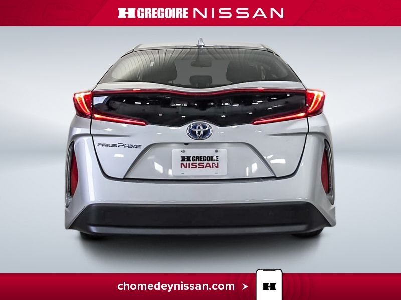 2022 Toyota Prius White Blainville - photo #7