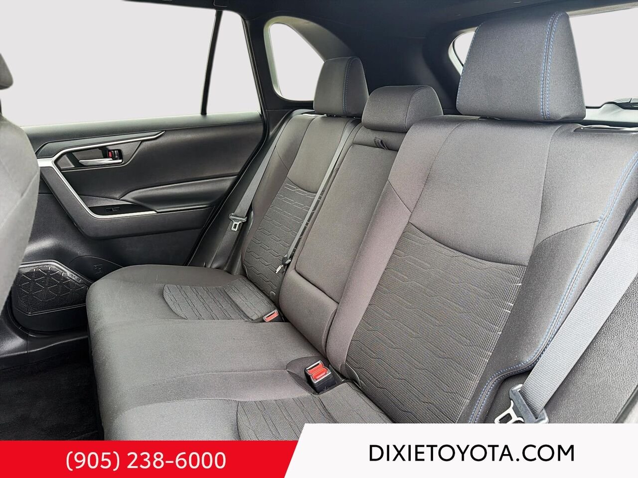 2023 Toyota RAV4 HYBRID SE AWD / CLEAN CARFAX / HEATED SEATS / MOONROOF / ALLOY WHEELS / CARPLAY AND ANDROID AUTO Black Mississauga - photo #19
